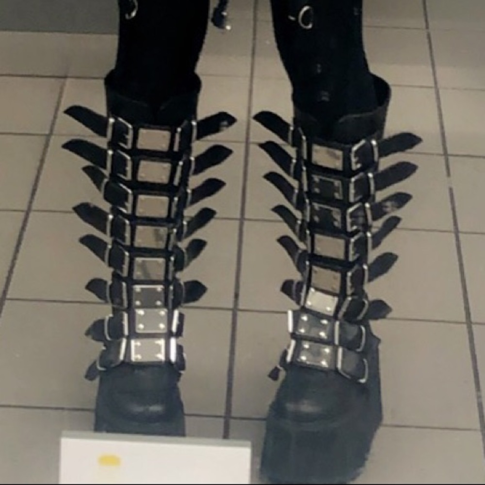 demonia trinity boots